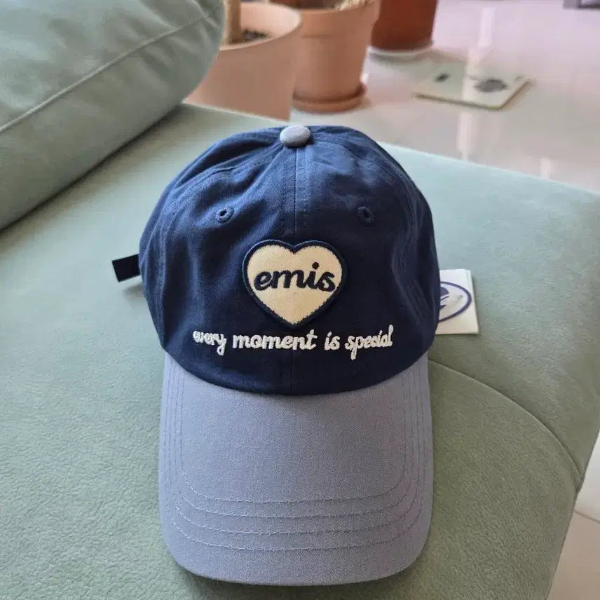 [BUNJANG] EMIS Heart Embroidery Ball Cap Navy / 이미스 하트 자수 볼캡 네이비