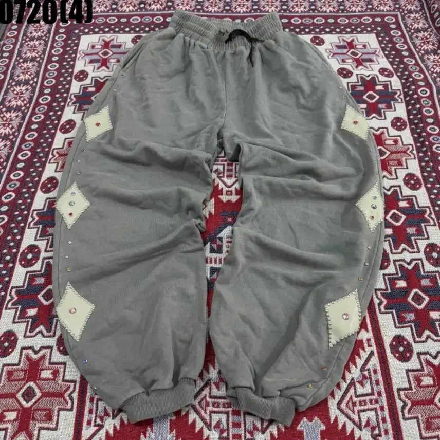 [BUNJANG] Quilted Detail Khaki Jogger Pants / 카키색 조거팬츠 퀼팅 장식 0720