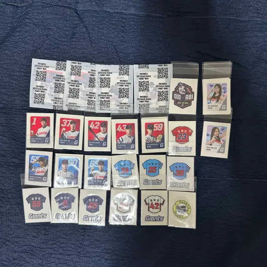[BUNJANG] Lotte Giants Hwang Sung-bin, Son Sung-bin, Han Tae-yang Sticker Set (New) / 롯데자이언츠 황성빈 손성빈 한태양 띠부씰 (새상품)
