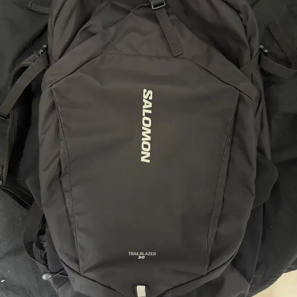 [BUNJANG] Salomon Trailblazer 30 Black Backpack / 살로몬 트레일블레이저 30 블랙 백팩