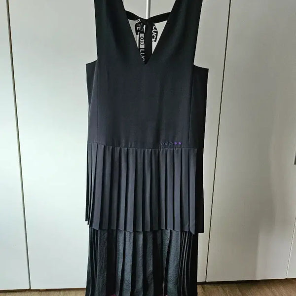 [BUNJANG] Lucky Chouette Black Long Dress with Pleated Hem and Adjustable Tie Back / 럭키슈에뜨원피스