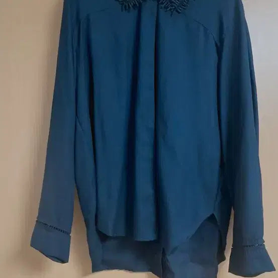 [BUNJANG] SJSJ Navy Blouse with Unique Neckline and Sleeve Detail / Sjsj 블라우스 셔츠