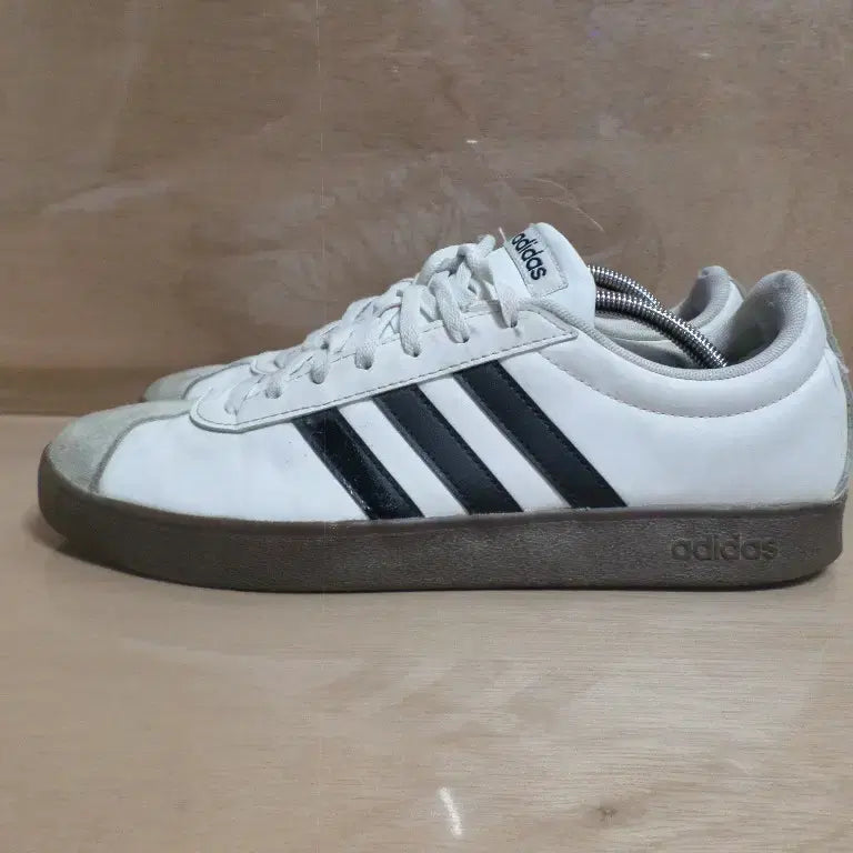[BUNJANG] Adidas Court Basel White Sneakers / 후루룩구제2 280 아디다스 코트베이스 화이트 운동화 260726