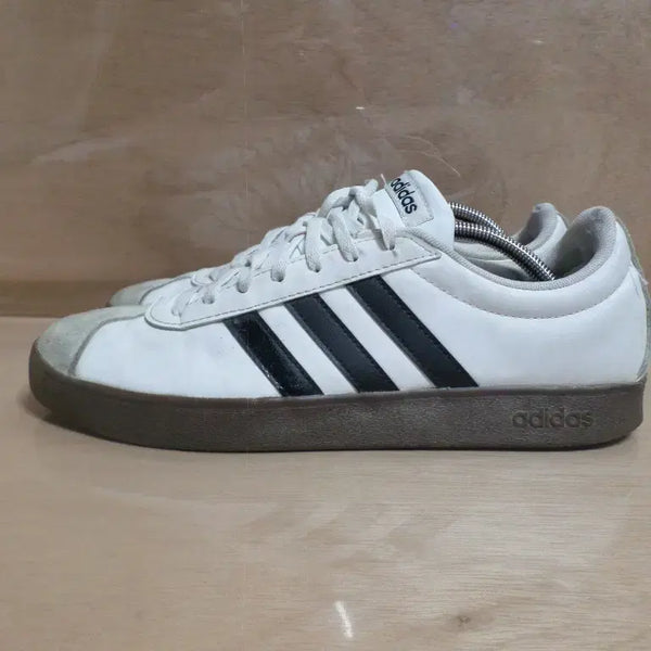[BUNJANG] Adidas Court Basel White Sneakers / 후루룩구제2 280 아디다스 코트베이스 화이트 운동화 260726