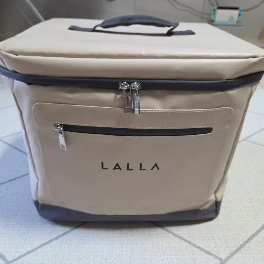 [BUNJANG] Lalla Insulated Cooler Bag for Camping and Picnics / 랄라 보냉백 캠핑 쿨러백