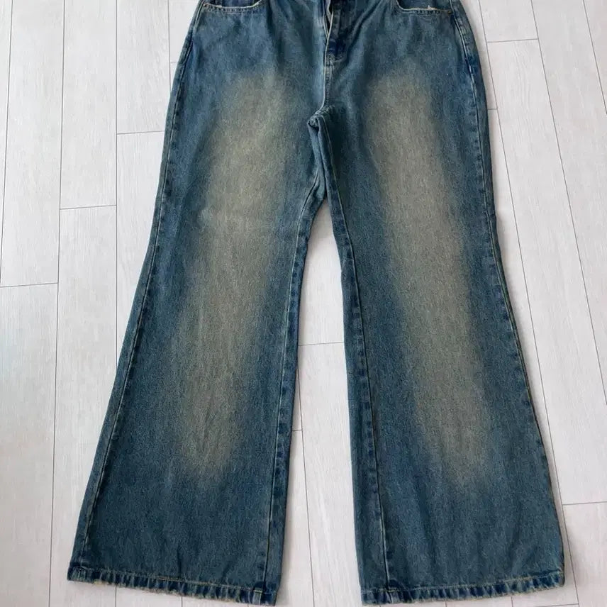 [BUNJANG] Noir Pleats Bootcut Denim Pants / 노이어 플레어진 부츠컷 데님 팬츠