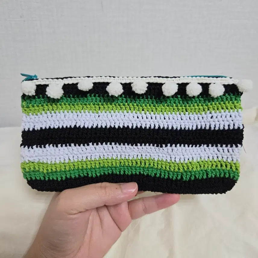 [BUNJANG] Handmade Knit Pouch Wallet with Striped Pattern and Pom-Pom / 수제 뜨개파우치 무늬폼 다용도 파우치 지갑