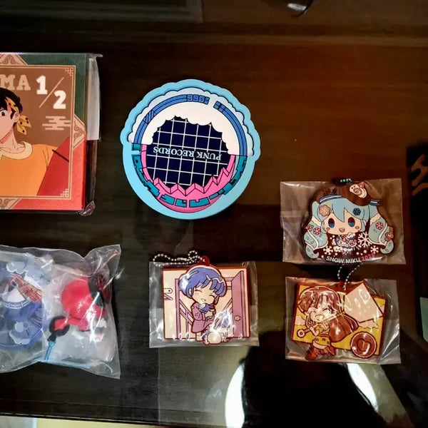 [BUNJANG] Anime Merchandise Bundle Set - Includes Ranma 1/2, One Piece Punk Records, Hatsune Miku, and More / 애니 굿즈 일괄 판매 | 란마 1/2, 원피스 펑크 레코즈, 하츠네 미쿠 등