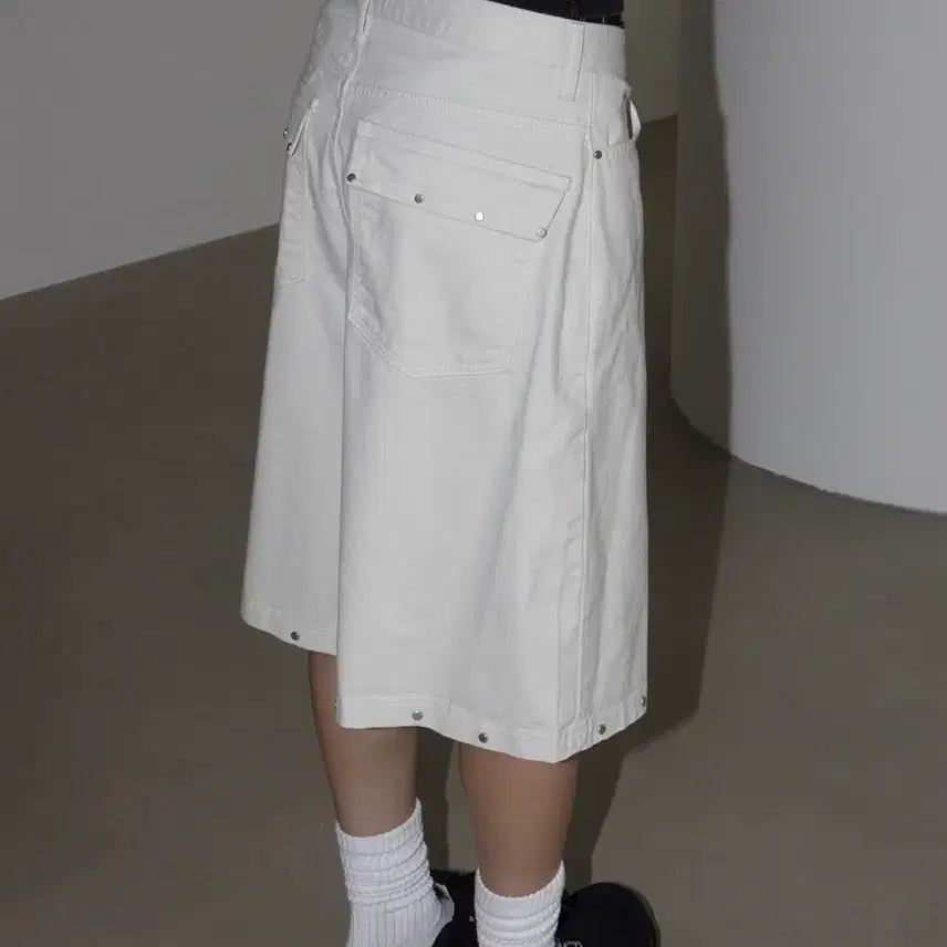 [BUNJANG] Runz KASNA Stud Pocket Bermuda Pants / 런츠 카스나 스터드 포켓 버뮤다 팬츠