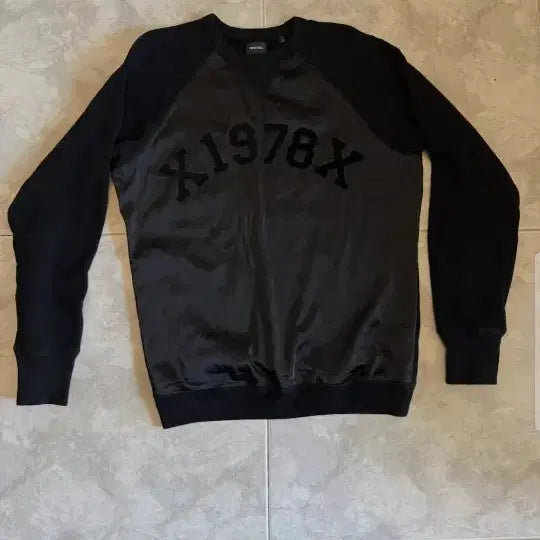 [BUNJANG] Diesel Black Fleece Sweatshirt (Size 95-100) / 디젤검정기모맨투맨. 95-100