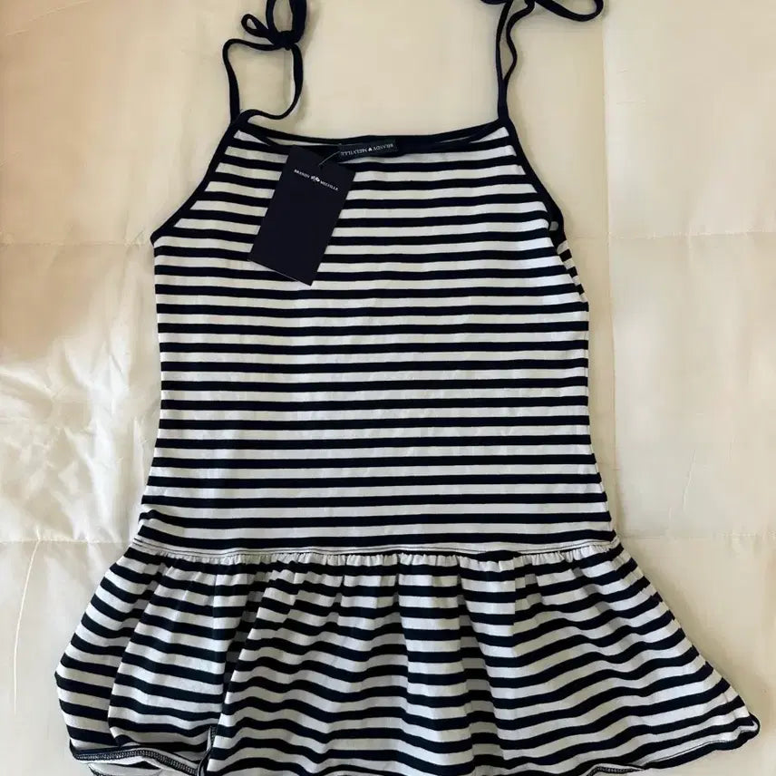 [BUNJANG] Brandy Melville Striped Tank Dress / 브랜디 멜빌 스트라이프 나시 원피스