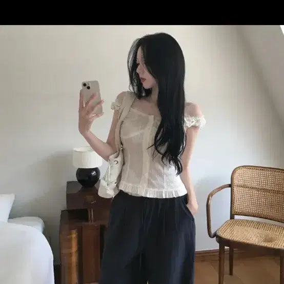 [BUNJANG] Hinique Off-Shoulder Blouse / 히니크 오프숄더 블라우스