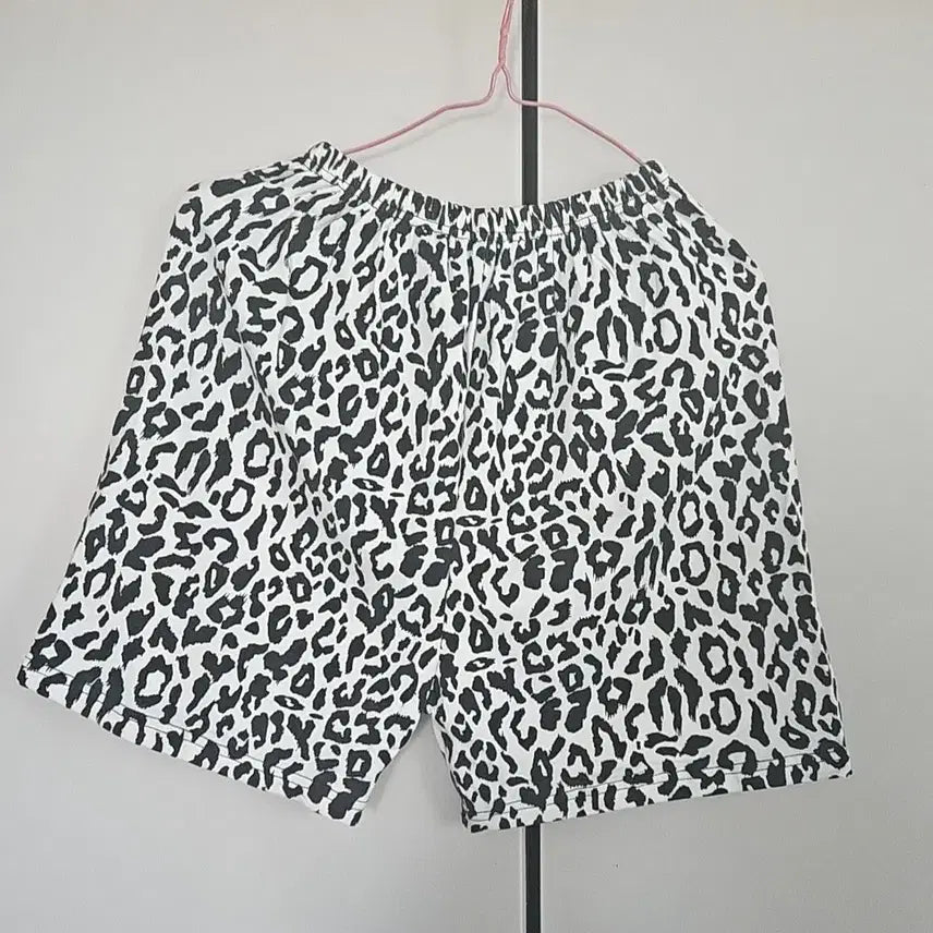 [BUNJANG] Leopard Print Shorts / (새상품) 호피무늬 반바지. 55