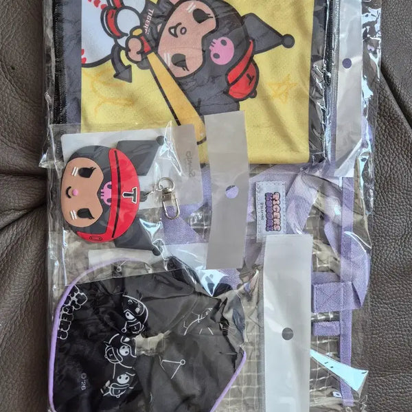 [BUNJANG] Kia Tigers x Kuromi Collaboration Beach Bag, Towel, Mirror, Scrunchie Set / 기아타이거즈 쿠로미 상품(비치백 타올 거울 스크런치)