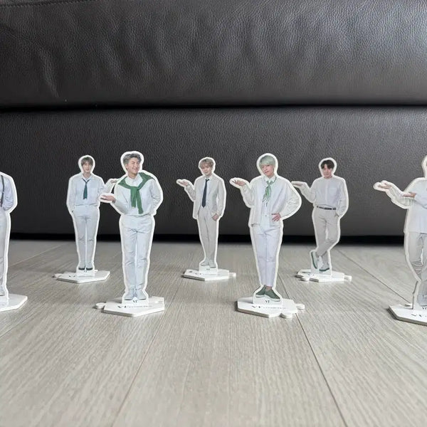 [BUNJANG] BTS VT Standee (Full Group) & Daily Cica Booklet / BTS 방탄 등신대 VT + 데일리 시카 책자