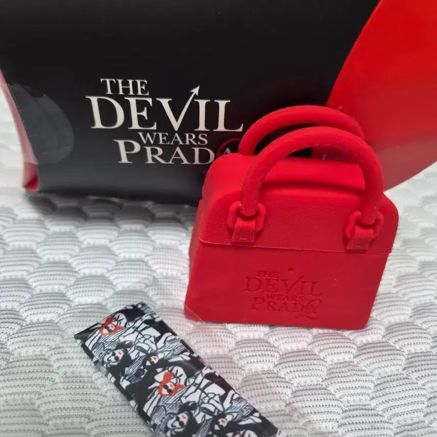 [BUNJANG] The Devil Wears Prada Silicone Keyring / 악마는 프라다를 입는다 실리콘 키링