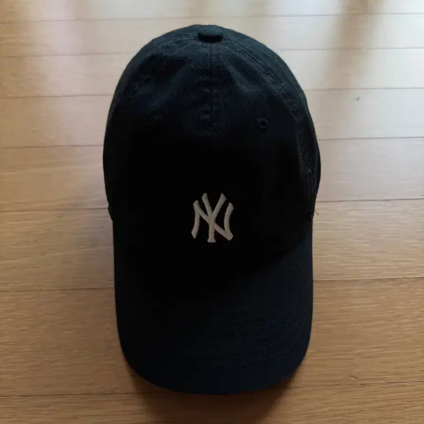 [BUNJANG] MLB New York Yankees Mini Logo Cap / mlb 뉴욕 양키스 미니로고 캡 모자