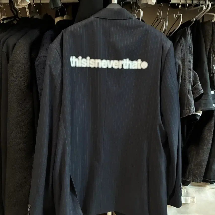 [BUNJANG] Thisisneverthat Back Logo Pinstripe Blazer Jacket / 디스이즈네버댓 백로고 핀스트라이프 블레이저 자켓