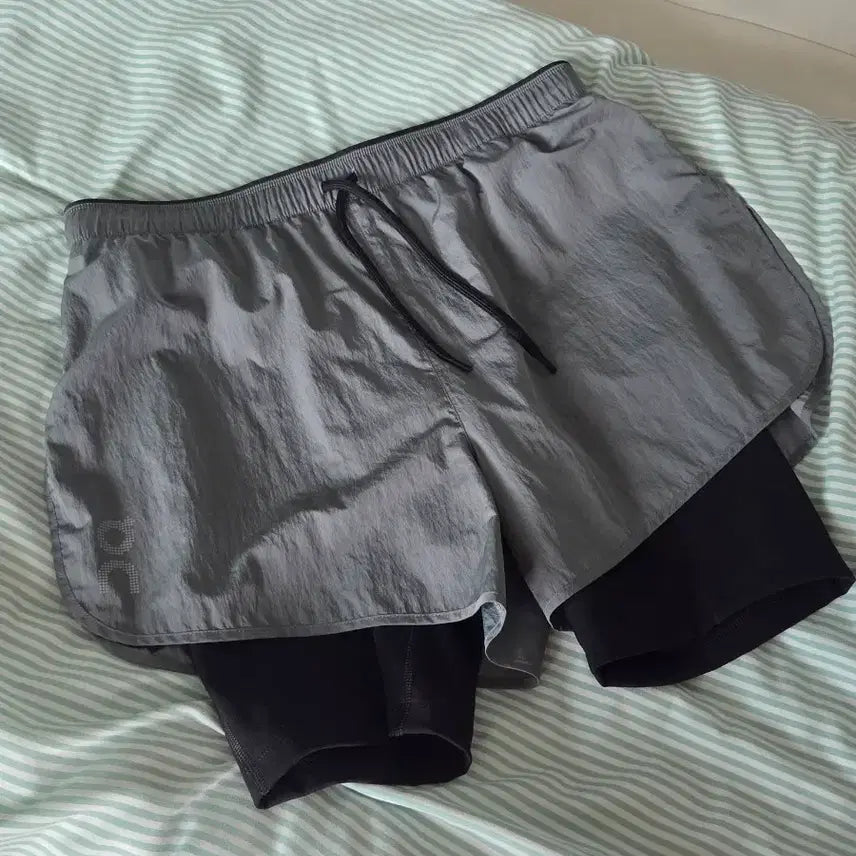 [BUNJANG] On Running Performance Volt Shorts Size S Glacier / 온러닝 퍼포먼스 볼트 쇼츠 S사이즈