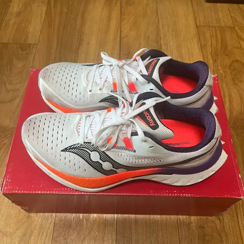 [BUNJANG] Saucony Endorphin Speed 4 Running Shoes White Orange 250 / 써코니 엔돌핀스피드4 250 화이트 오렌지