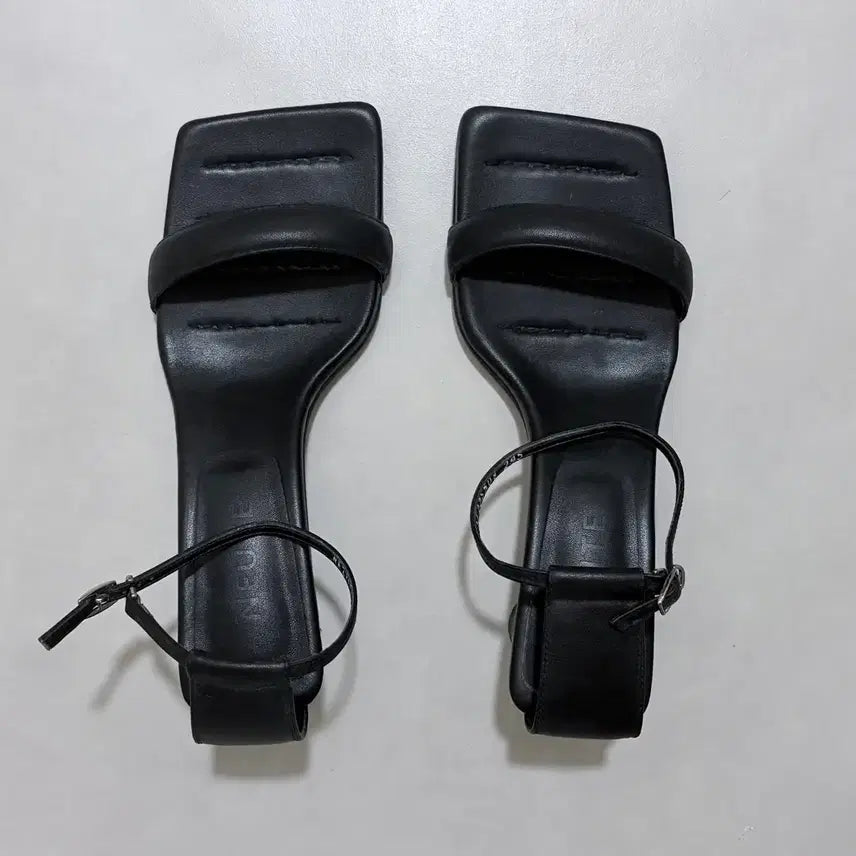 [BUNJANG] NEUTE Tango Cushion Stitch 50mm Leather Sandals Black / [NEUTE/37.5] 누트 탱고 쿠션 스티치 블랙 레더 샌들 50mm