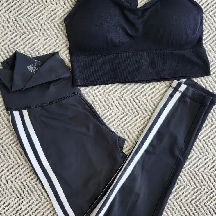 [BUNJANG] Adidas Black Leggings and Sports Bra Set / 아디다스 레깅스+ 블랙 브라탑