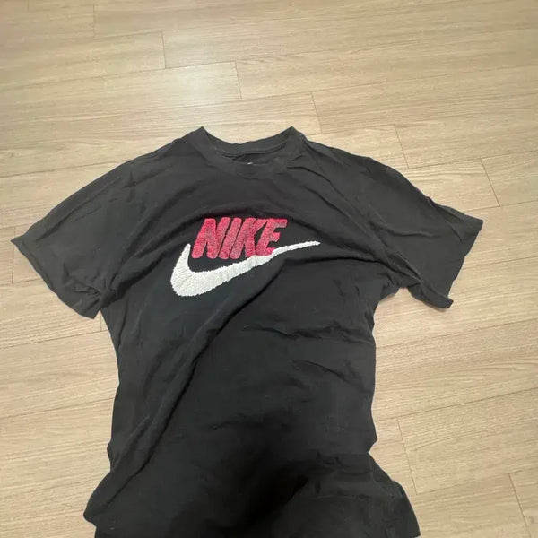 [BUNJANG] Nike Big Swoosh Short Sleeve T-Shirt Black / 나이키 반팔 티셔츠 블랙