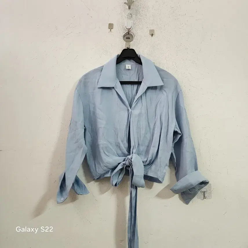 [BUNJANG] Light Sky Blue Wrap Crop Shirt / 연한 하늘색 랩 크롭 셔츠