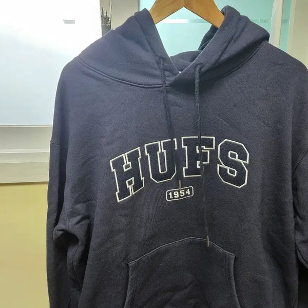 [BUNJANG] Hankuk University of Foreign Studies HUFS 1954 Logo Navy Hoodie (Large) / 한국외대 후드 라지(100)