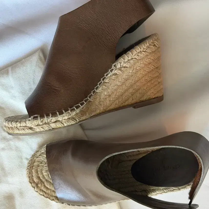 [BUNJANG] Celine Wedge Leather Heels (Taupe) / 셀린 Celine 웨지 레더 힐 (taupe)