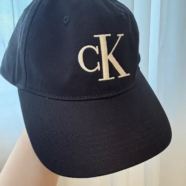 [BUNJANG] Calvin Klein Cap Black / 캘빈클라인 볼캡 블랙 모자 급처