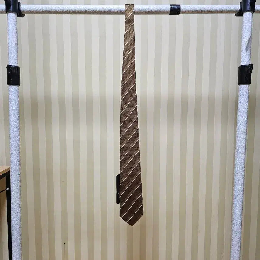 [BUNJANG] MAN ON THE BLIND Silk Regimental Necktie / 맨온더분 넥타이 실크 새상품 FREE