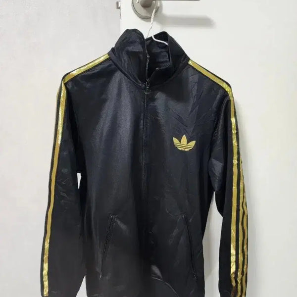 [BUNJANG] Adidas Track Top Black Gold Stripes Size M / 아디다스 트랙탑 검정 골드 삼선