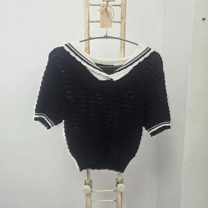 [BUNJANG] Roem Collar Neck Knit Sweater / 로엠 카라넥 니트