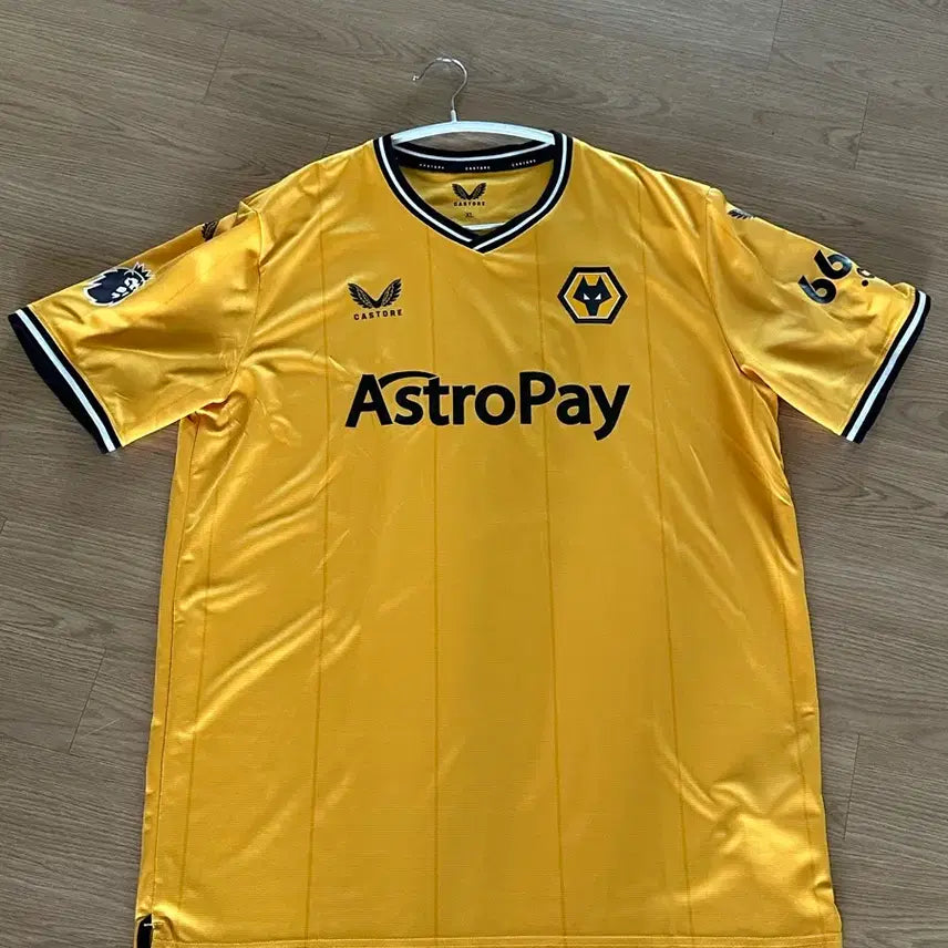 [BUNJANG] Hwang Hee-chan Wolverhampton Wanderers 2023-24 Season Jersey (International XL) / 23-24시즌 황희찬 울버햄튼 유니폼 (해외 XL)