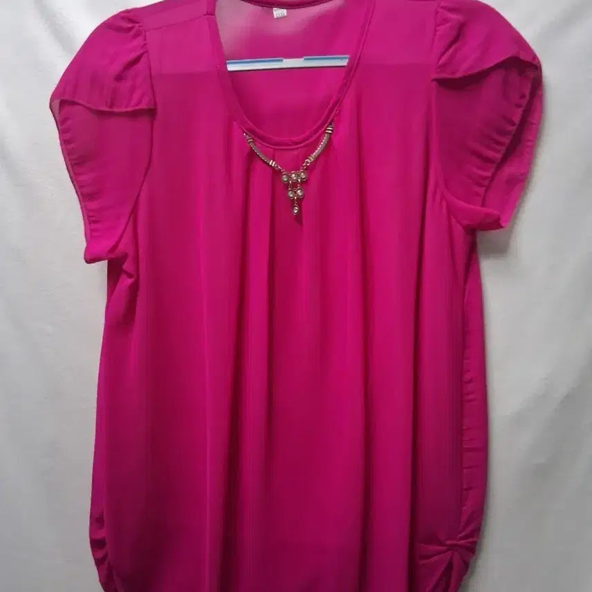 [BUNJANG] Hot Pink Women's Blouse Size 77 with Neckline Embellishment / 새상품 핫핑크 여성 블라우스 네크라인 장식 77