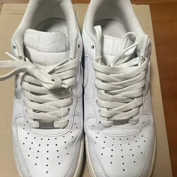 [BUNJANG] Nike Air Force 1 Low 'Triple White' Sneakers (255mm) / 나이키 에어포스 1 로우 올백 255mm