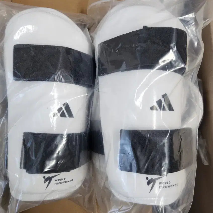 [BUNJANG] Adidas Taekwondo Arm Guard L / 아디다스 태권도 팔 보호대 (새제품)