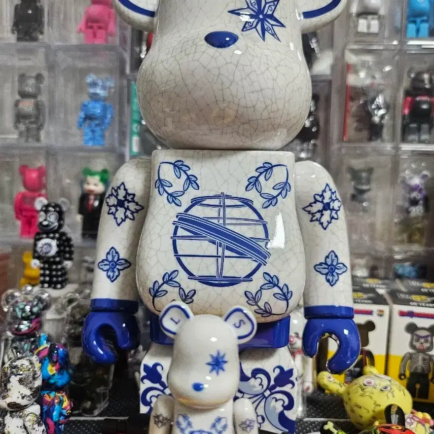[BUNJANG] Bearbrick Senado 400% & 100% Set / 베어브릭 세나도 400 100 풀박스