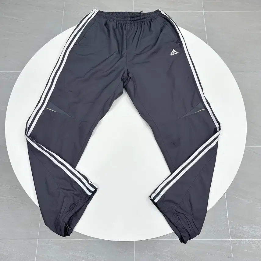 [BUNJANG] Adidas 00s Old School Charcoal Training Pants / 00s 아디다스 올드스쿨 차콜 트레이닝 팬츠 바지 105