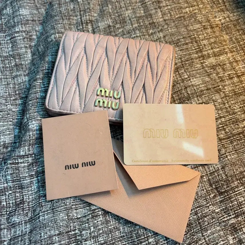 [BUNJANG] Miu Miu Matelassé Wallet Pink / (정품)미우미우 마테라쎄 핑크 지갑
