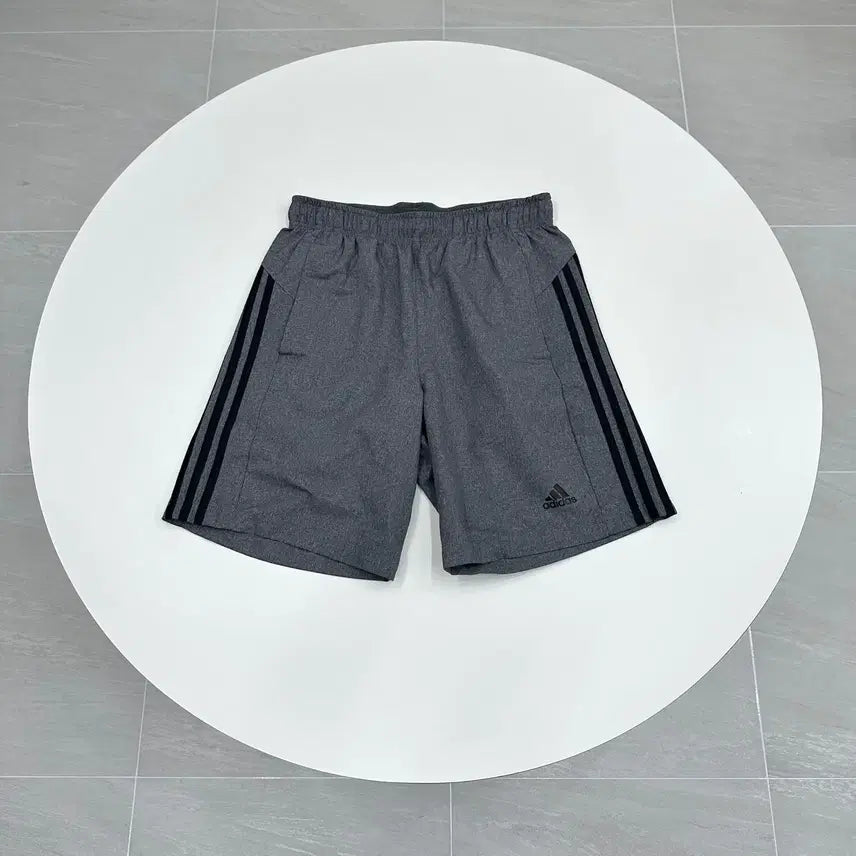 [BUNJANG] Adidas Three-Stripes Black Grey Functional Shorts (L) / 아디다스 Adidas 삼선 블랙 그레이 기능성 반바지 L