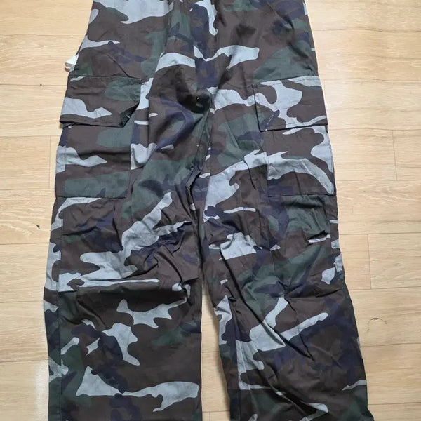 [BUNJANG] Camouflage Cargo Pants / 파격세일)..29....카모플라쥬 카고 바지 길이102cm. 공용