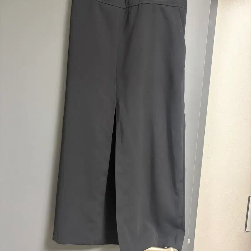 [BUNJANG] Black Slit Midi Skirt / 트임 미디 스커트
