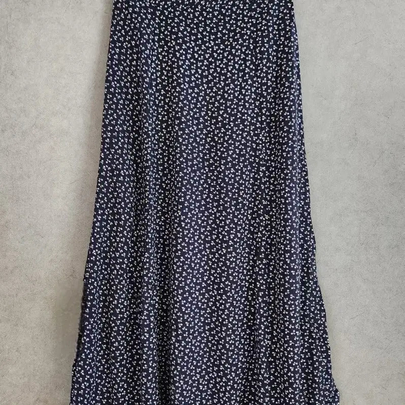 [BUNJANG] Flower Pattern Long Skirt (Size 55) / 플라워 패턴 롱 스커트 55
