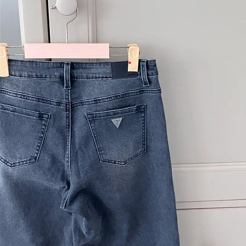 [BUNJANG] Guess Women's Grey Jeans / 무료배송 여자 게스 청바지 그레이