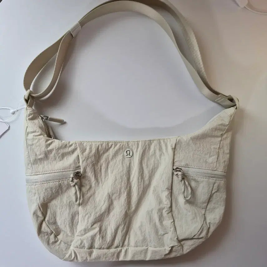 [BUNJANG] Lululemon Slouchy Sling Bag 6L Ivory / 룰루레몬 슬라우치 슬링백 6l 아이보리