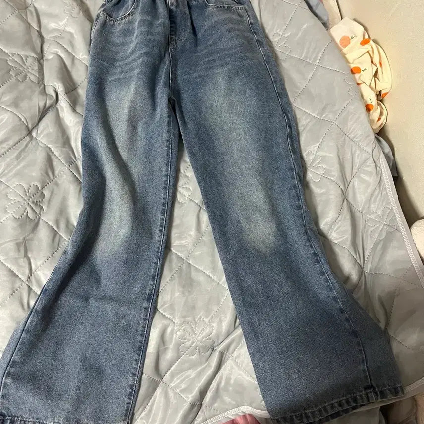 [BUNJANG] Coupang Kids Wide Banding Jeans Size 160 / [사이즈 160,택배비포함] 쿠팡 밴딩 와이드 청바지 한번 입은 거 팔아요!