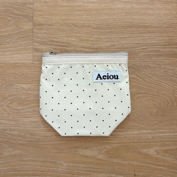 [BUNJANG] AEIOU Polka Dot Cosmetics Pouch (M) / [M]아에이오우 파우치 aeiou 파우치 도트파우치 화장품파우치 땡땡이파우치