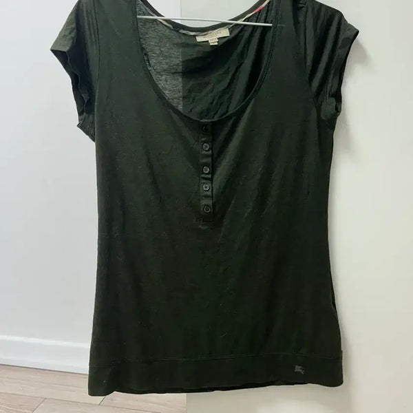 [BUNJANG] Burberry Women's Green Short-Sleeve T-Shirt with Button Detail / 버버리 티셔츠